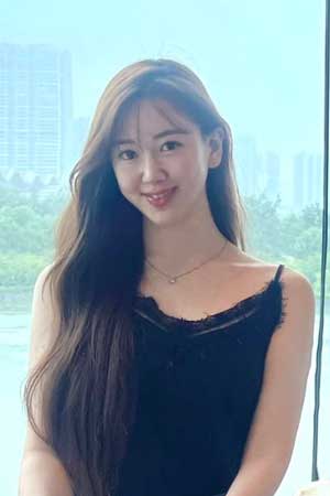 中田まりな